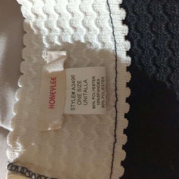 honeylee black and white croptop - Picture 6 of 6